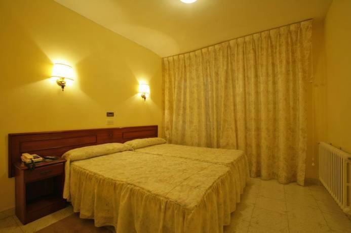Hotel Monte Y Mar Colunga Bilik gambar
